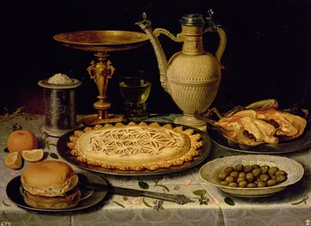 Stillleben mit einer Torte, Brathähnchen, Brot, Reis und Oliven